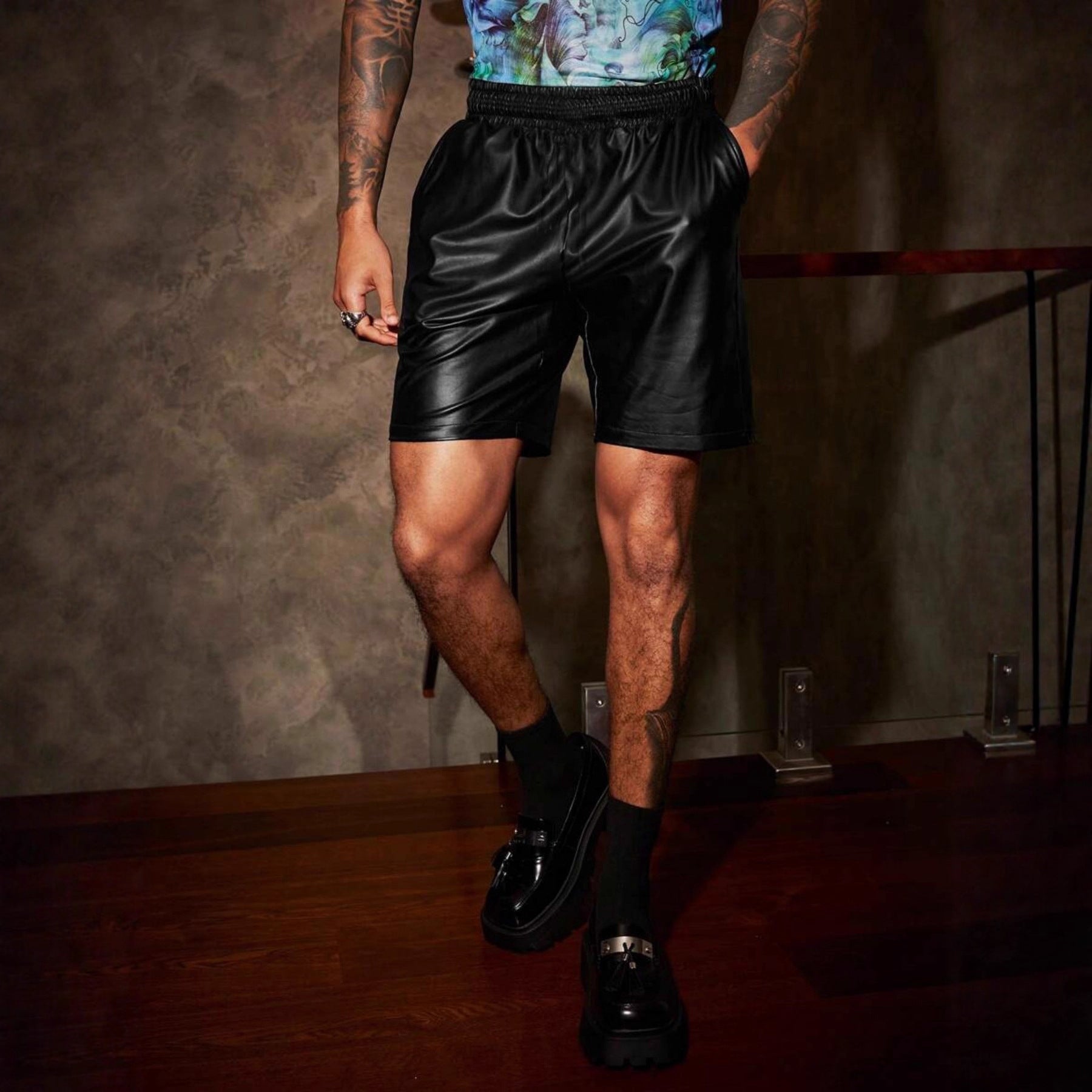 Men's loose-fit wide-leg leather shorts