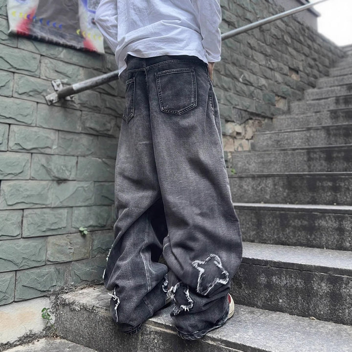 Star-patch washed distressed jeans