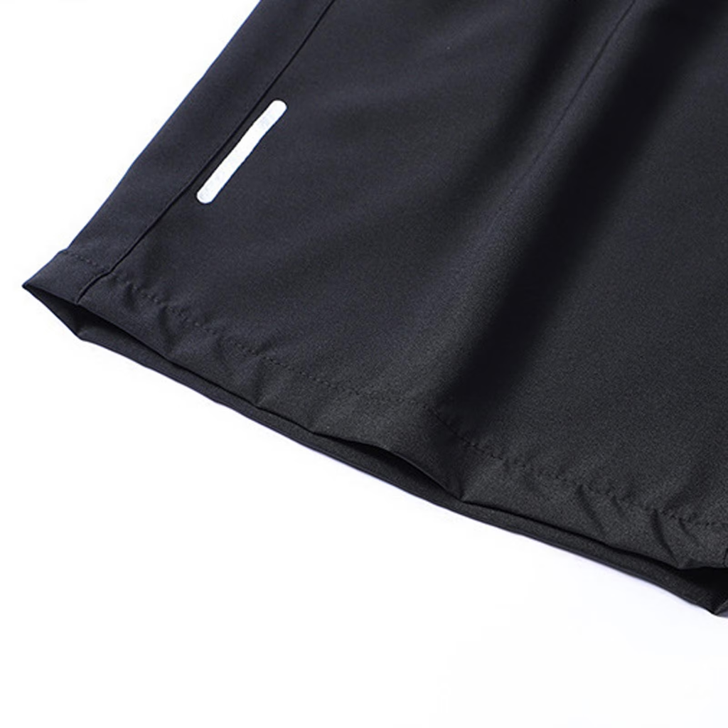 Quick-drying, elastic waistband, lightweight and stretchy; suitable for fitness training and running; features zippered pockets.