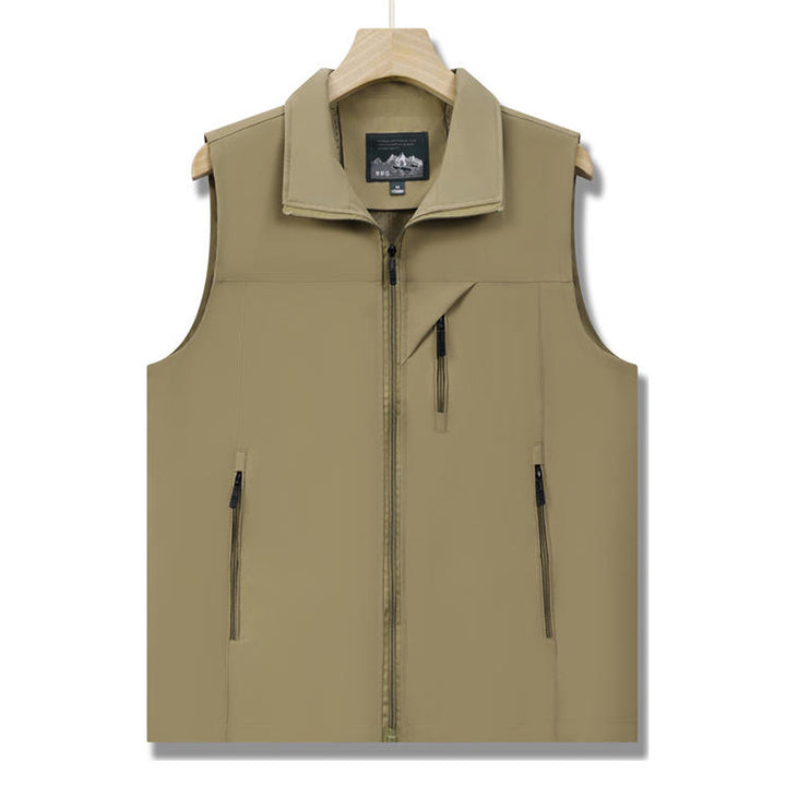 Lightweight sleeveless outdoor jacket